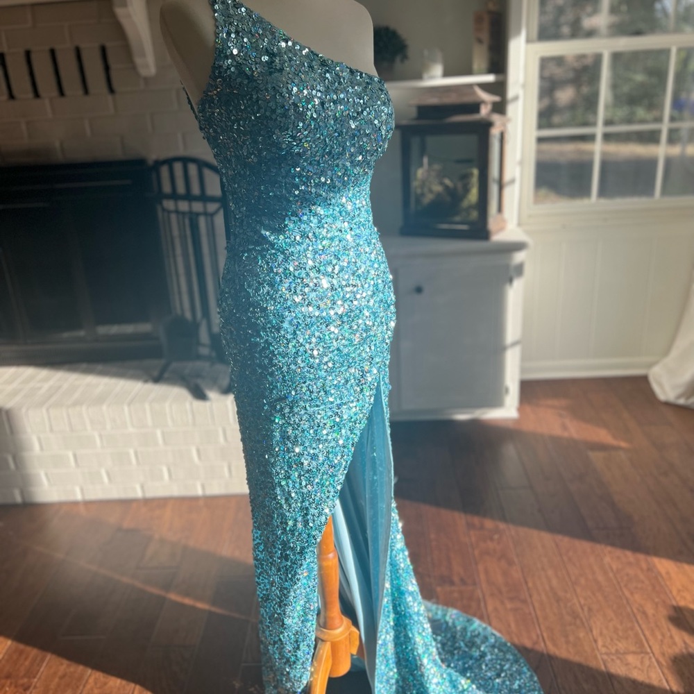 Sherri Hill Formal gown